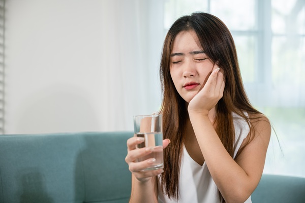 How Soon Can I Drink Alcohol Or Consume Other Foods After A Tooth Extraction?